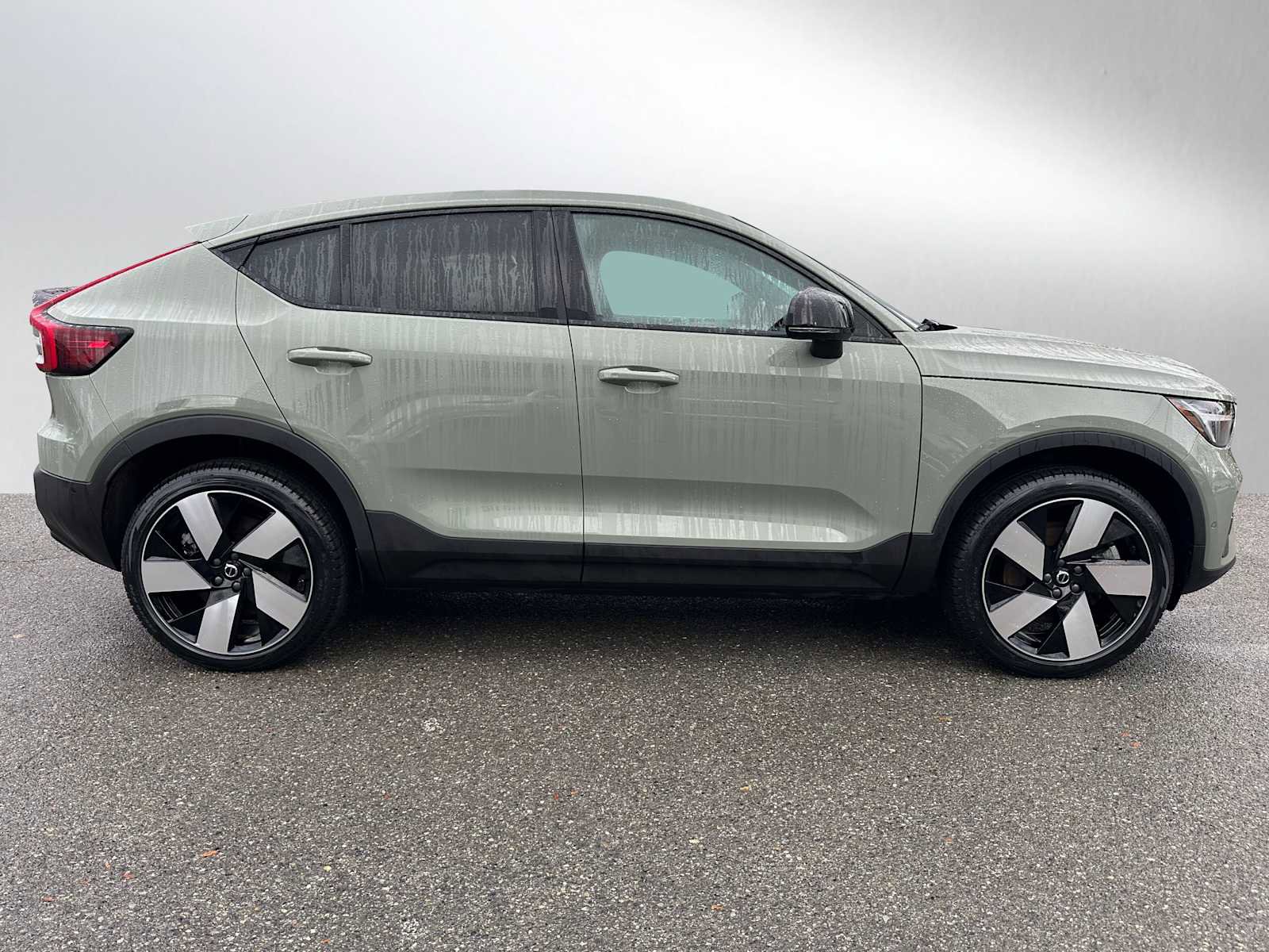 Certified 2023 Volvo C40 P8 Recharge Ultimate image 2