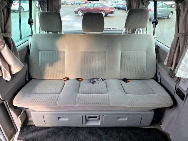 Used 2002 Volkswagen Eurovan MV image 30