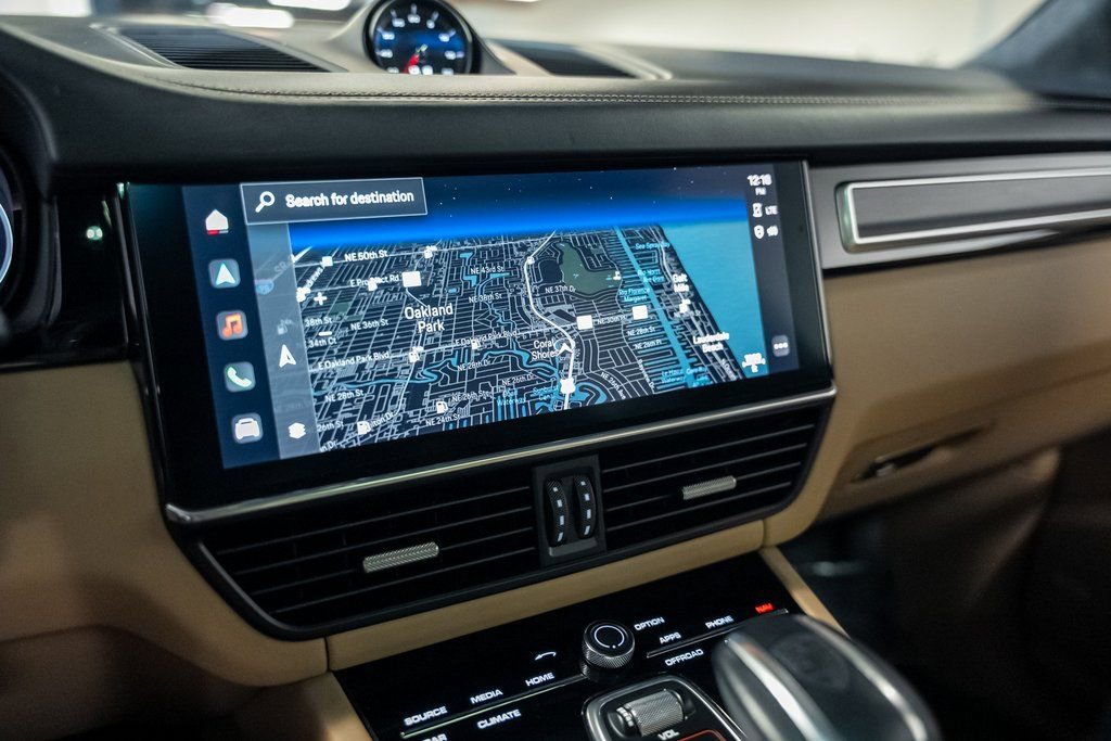 Used 2022 Porsche Cayenne GTS image 52