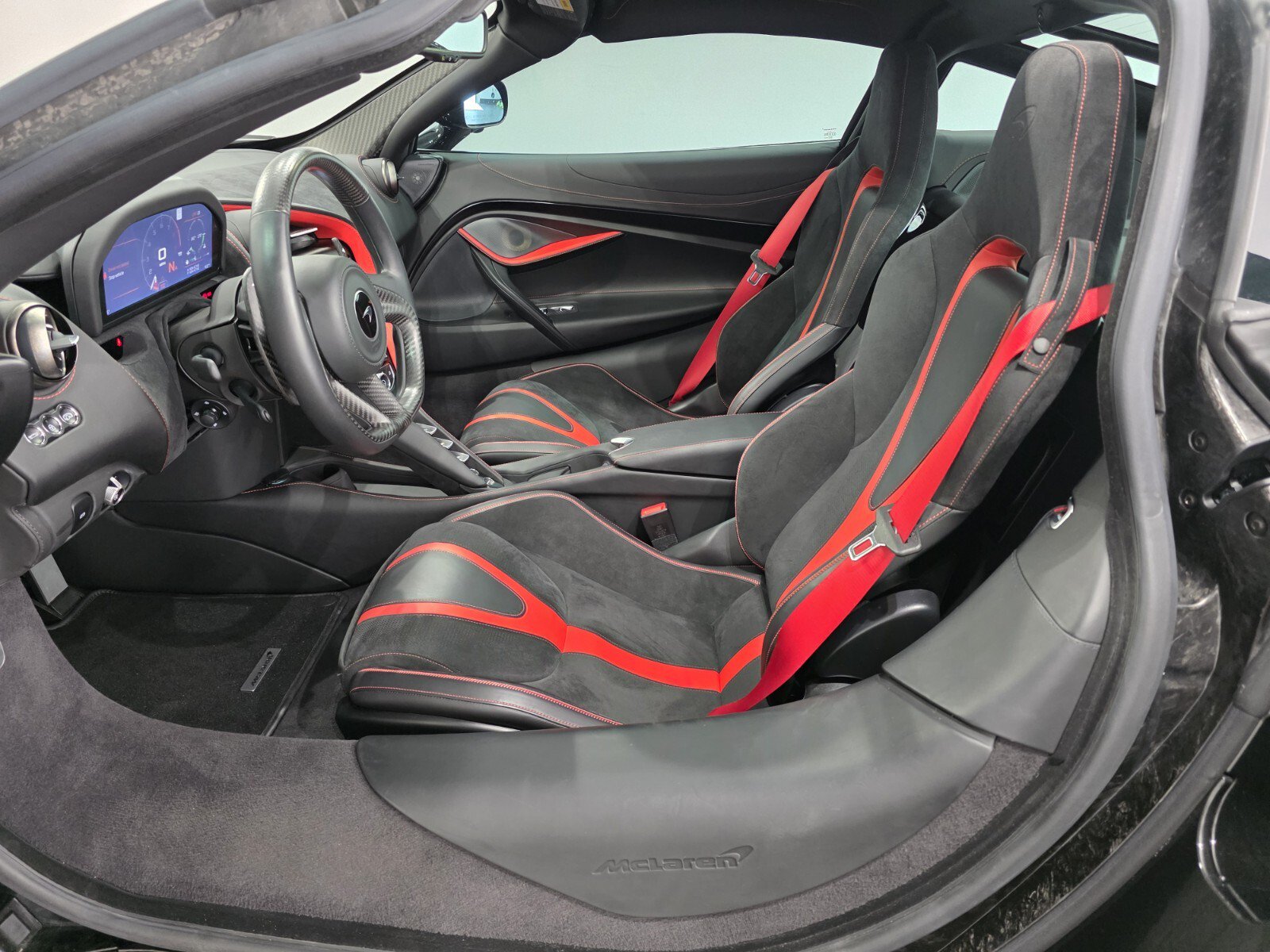 Used 2022 McLaren 720S Performance RWD image 6