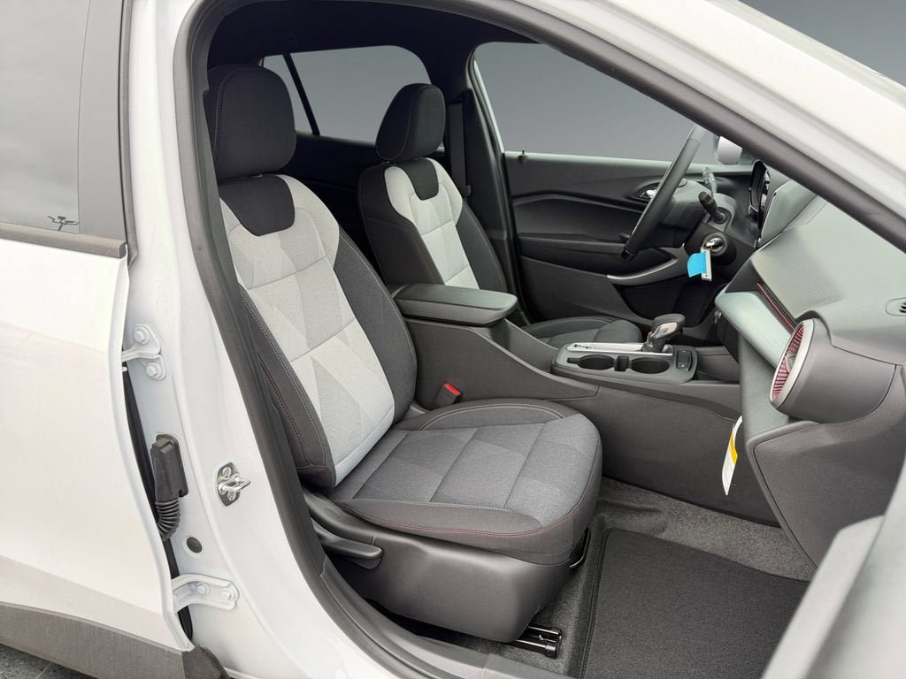 New 2026 Chevrolet Trax RS w/ Driver Confidence Package FWD image 24