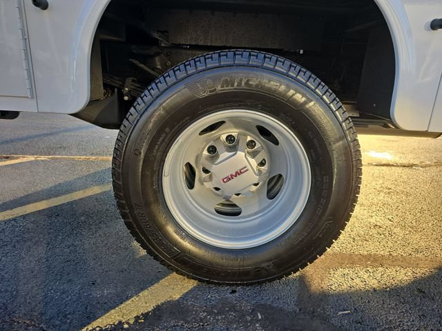 New 2026 GMC Sierra 3500 Pro w/ Convenience Package AWD/4WD image 32