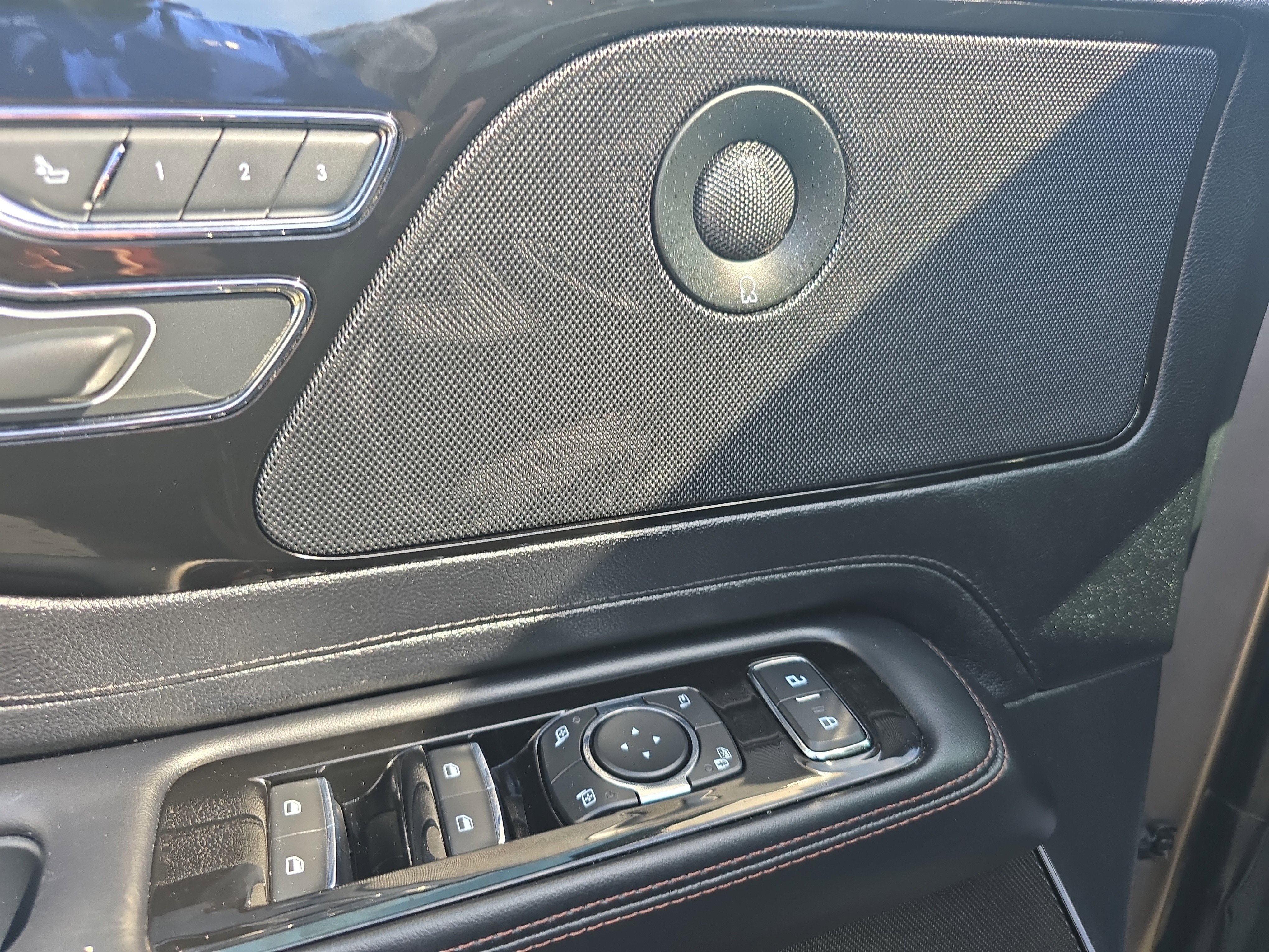 Used 2021 Lincoln Aviator Reserve w/ Elements Package Plus image 19