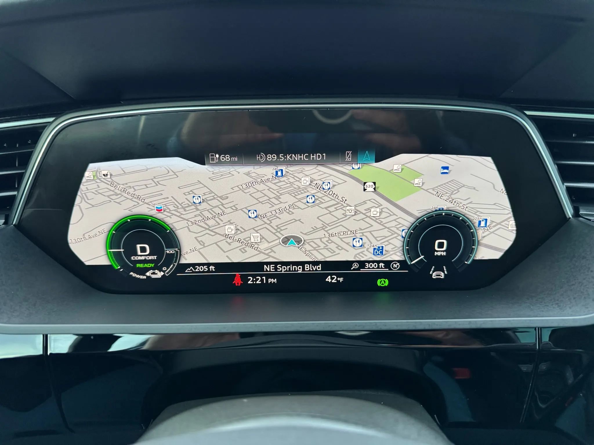 Used 2022 Audi e-tron Premium Plus w/ Premium Plus Package image 34