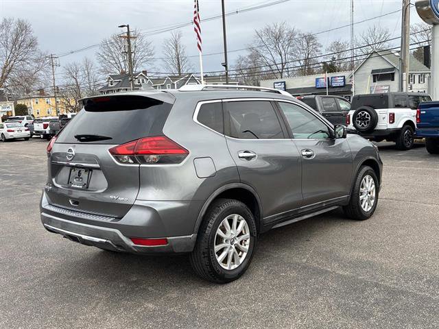 Used 2017 Nissan Rogue SV w/ SV Premium Package image 5