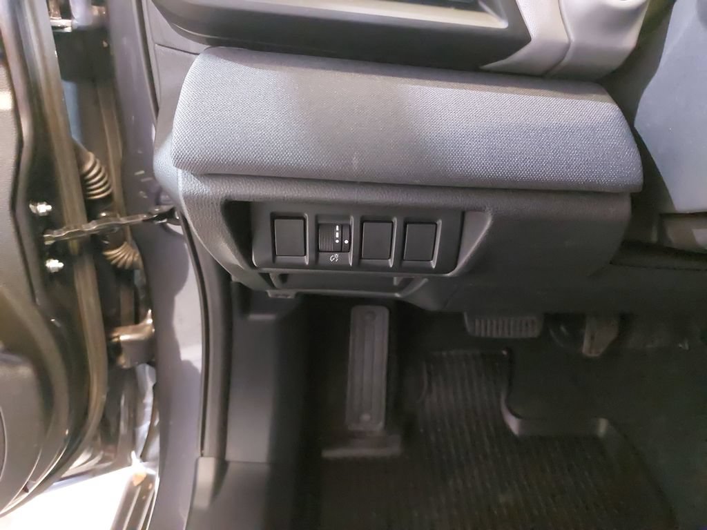 Used 2024 Subaru Outback Premium AWD/4WD image 27