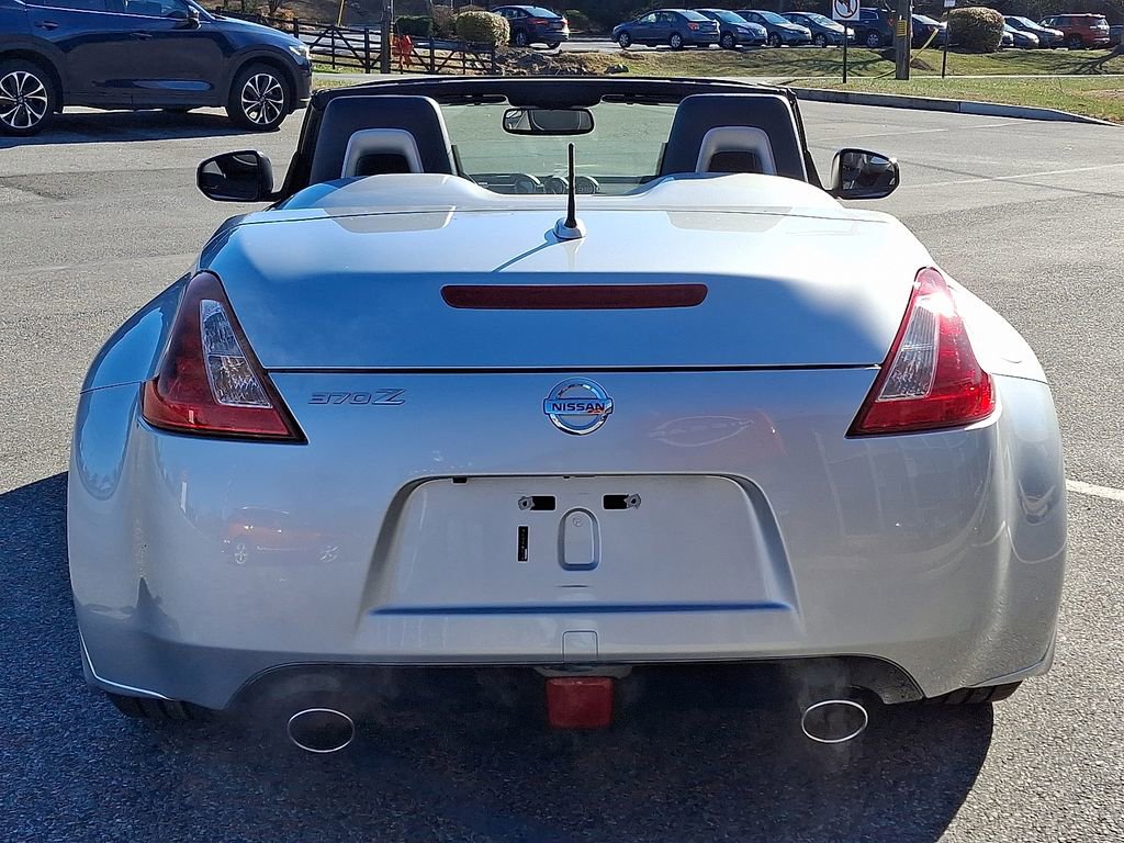 Used 2018 Nissan 370Z Touring Sport image 5