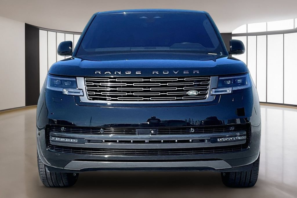 Used 2023 Land Rover Range Rover SE AWD/4WD image 2