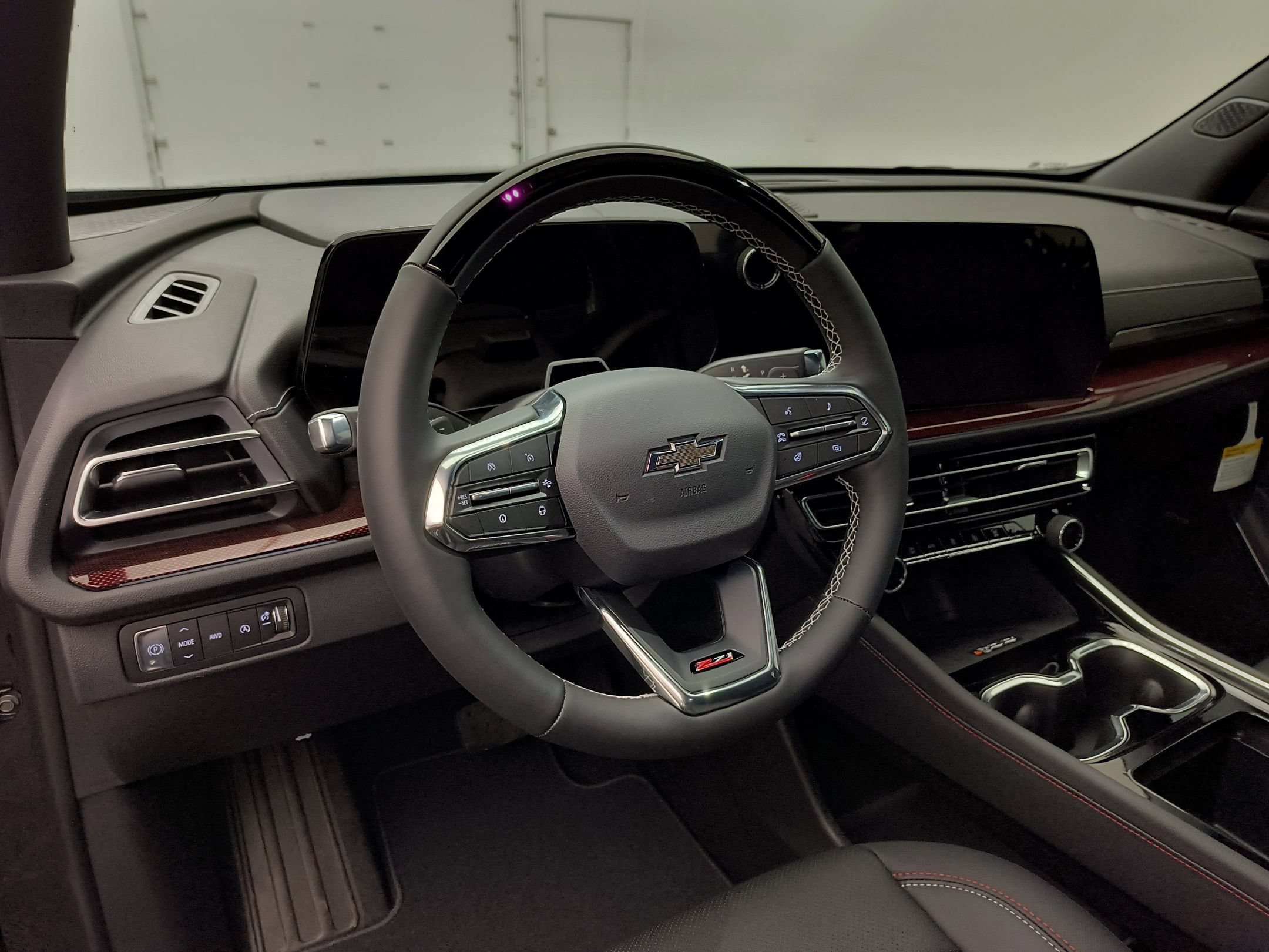 New 2026 Chevrolet Traverse Z71 w/ Enhanced Driving Package AWD/4WD image 4