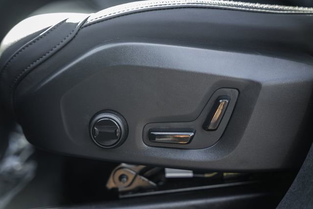 Used 2025 Volvo XC90 B6 Plus image 36