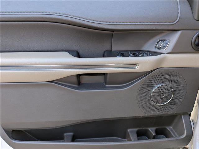 Used 2019 Ford Expedition XLT w/ Equipment Group 202A RWD image 10