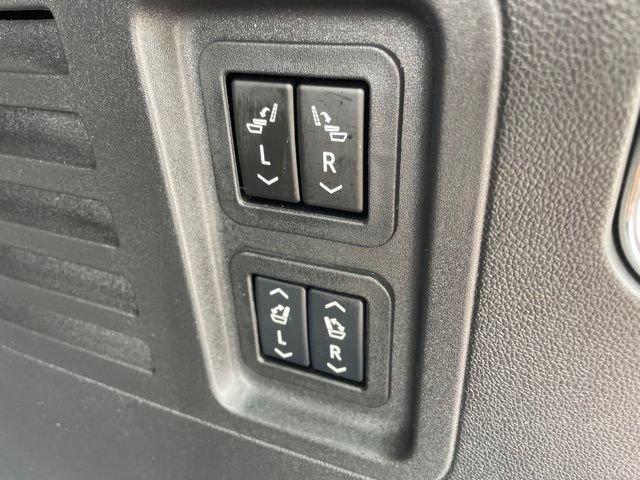 Used 2025 Buick Enclave Avenir w/ Super Cruise Package FWD image 46
