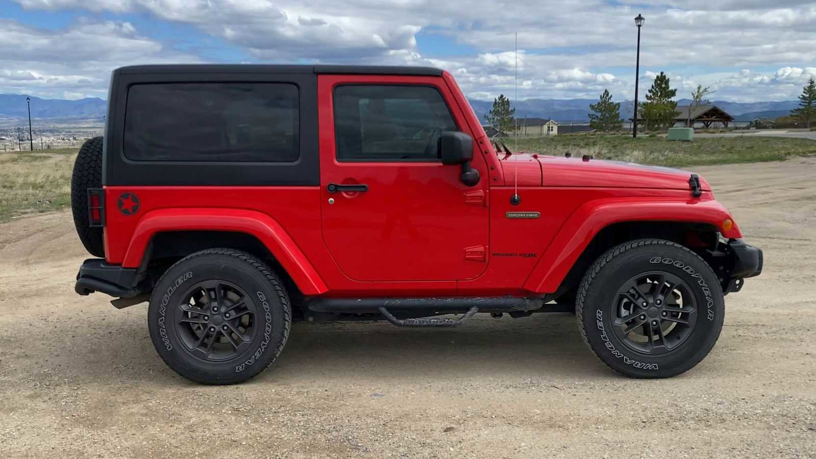Used 2018 Jeep Wrangler Sport AWD/4WD image 9
