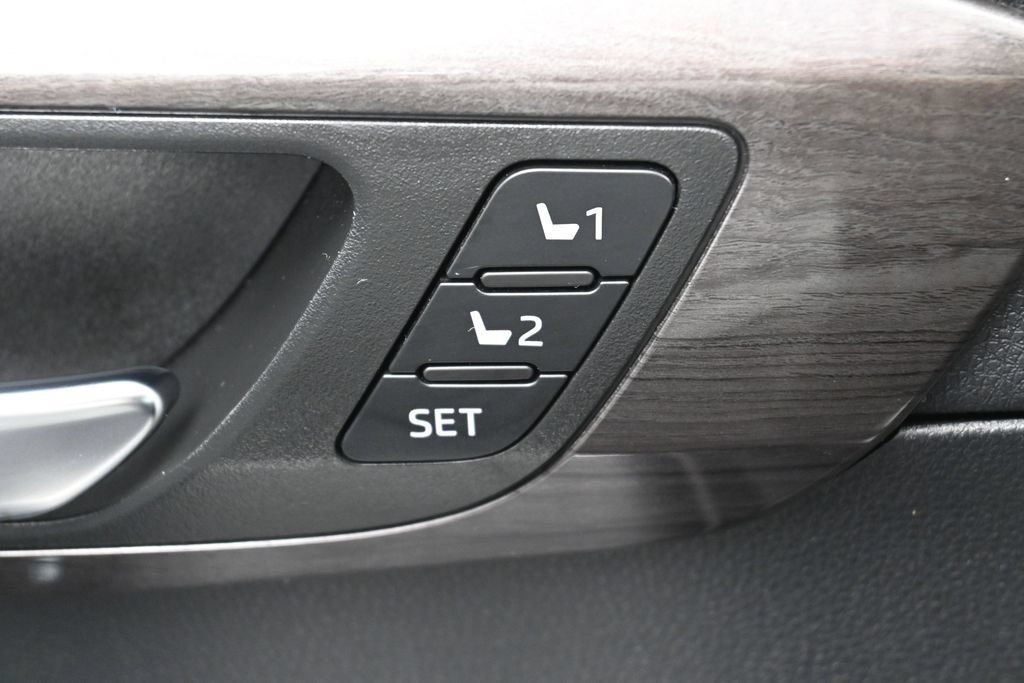 Used 2022 Toyota Highlander Limited AWD/4WD image 15