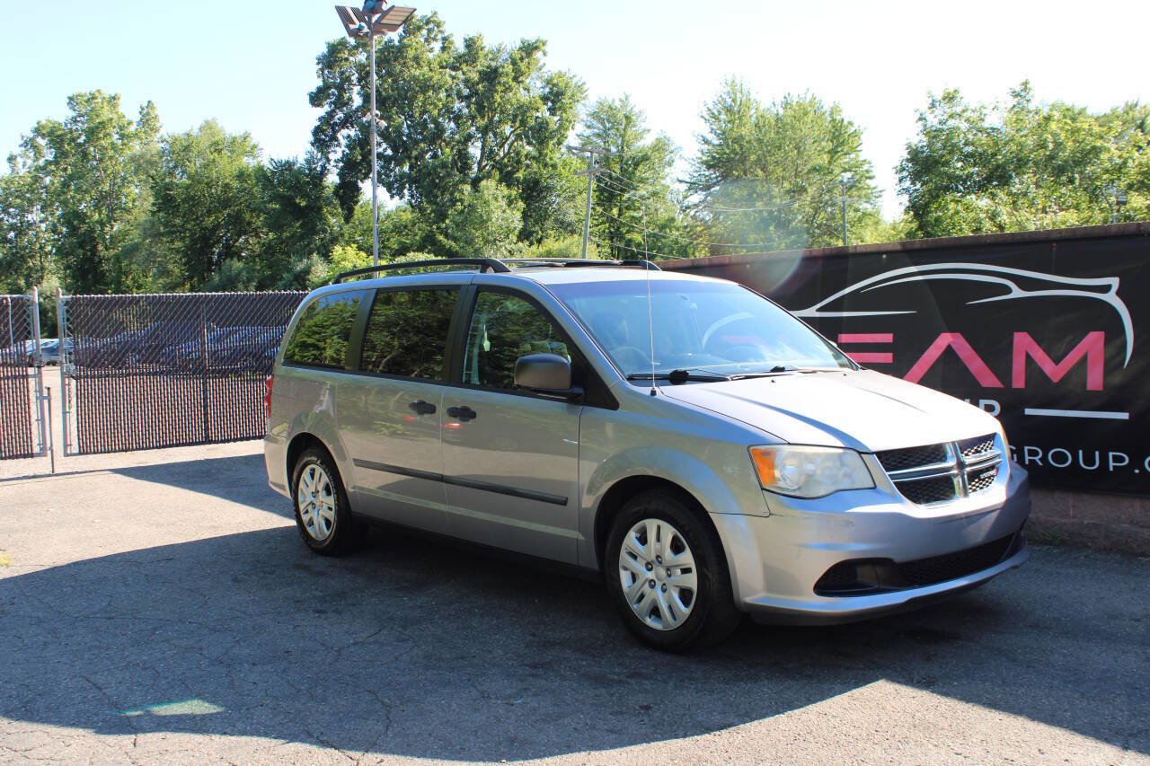 Used 2014 Dodge Grand Caravan American Value Package FWD image 4