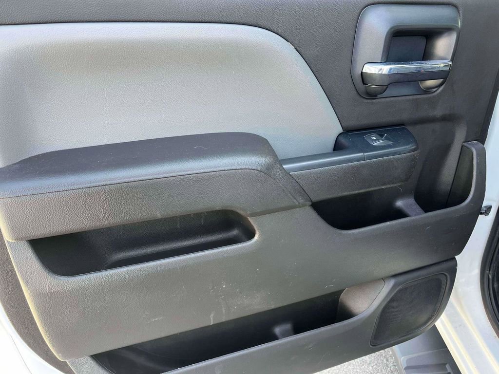 Used 2018 Chevrolet Silverado 1500 Custom w/ Custom Convenience Package image 5