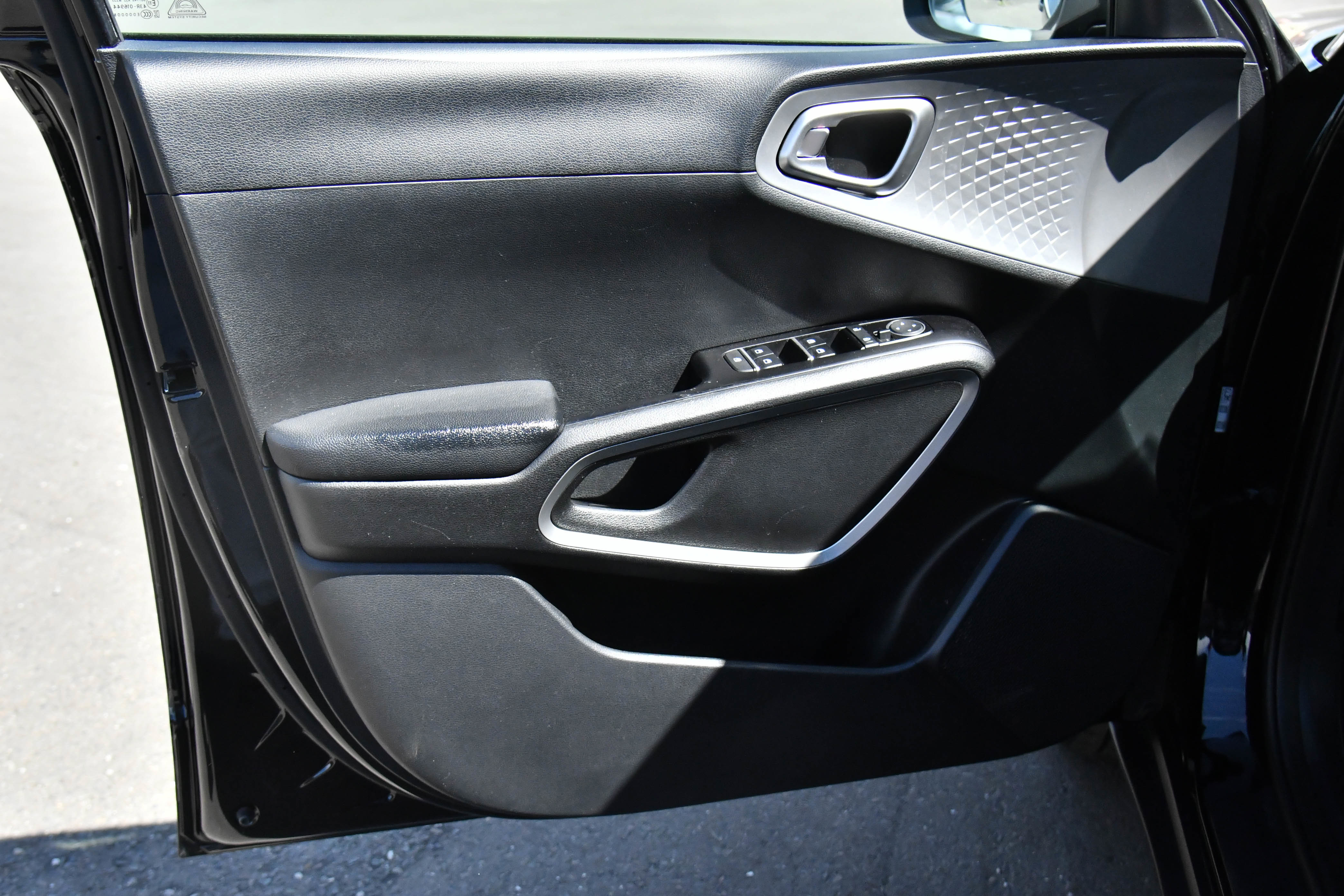 Used 2023 Kia Soul LX image 13