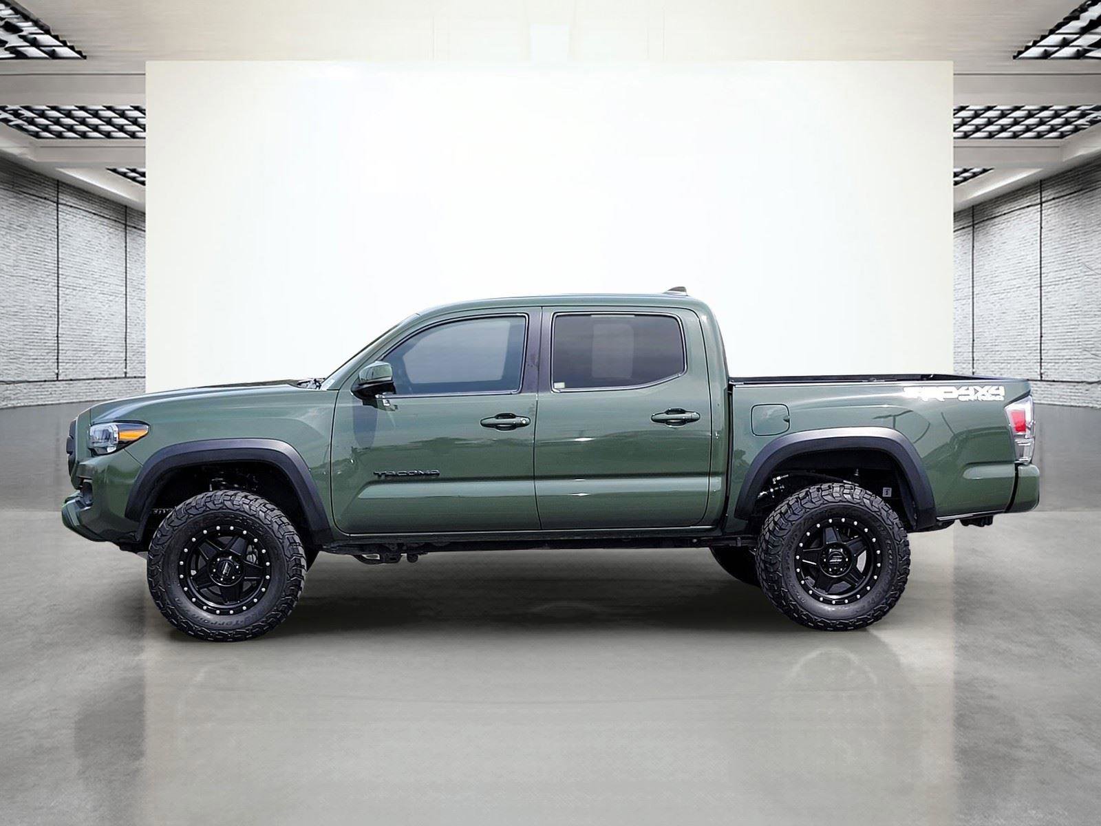 Used 2021 Toyota Tacoma TRD Off-Road w/ TRD Premium Off Road Package AWD/4WD image 10