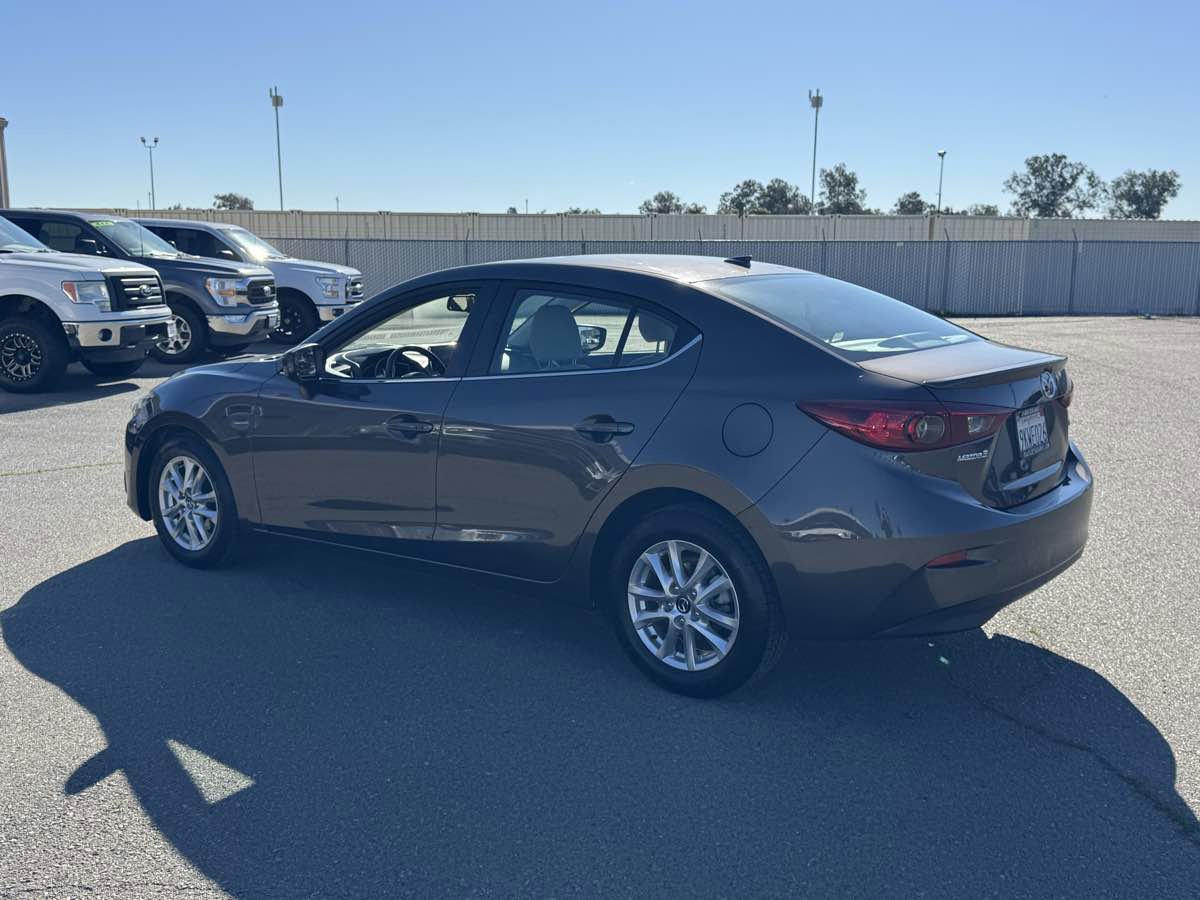 Used 2016 MAZDA MAZDA3 i Touring w/ Popular Equipment Package image 8