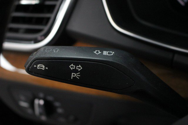Used 2021 Audi Q5 Premium Plus image 13