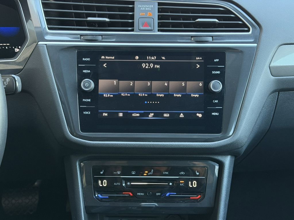 Used 2024 Volkswagen Tiguan SE image 31