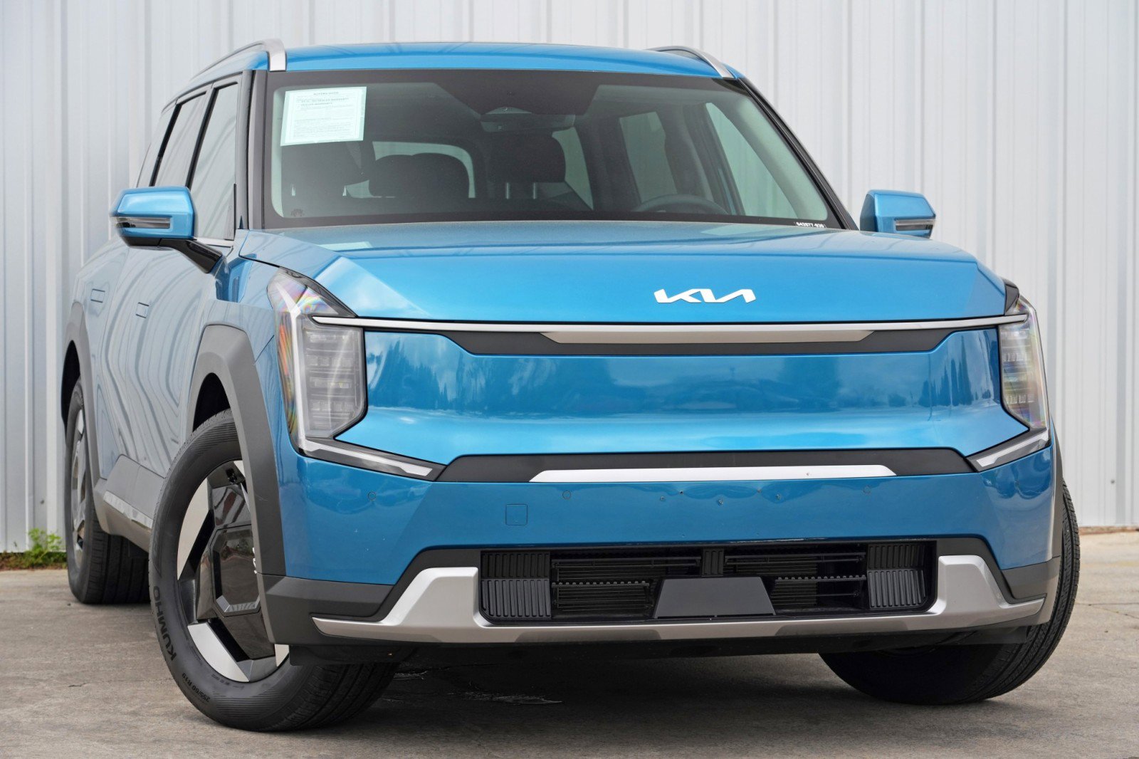 Used 2024 Kia EV9 Wind image 2