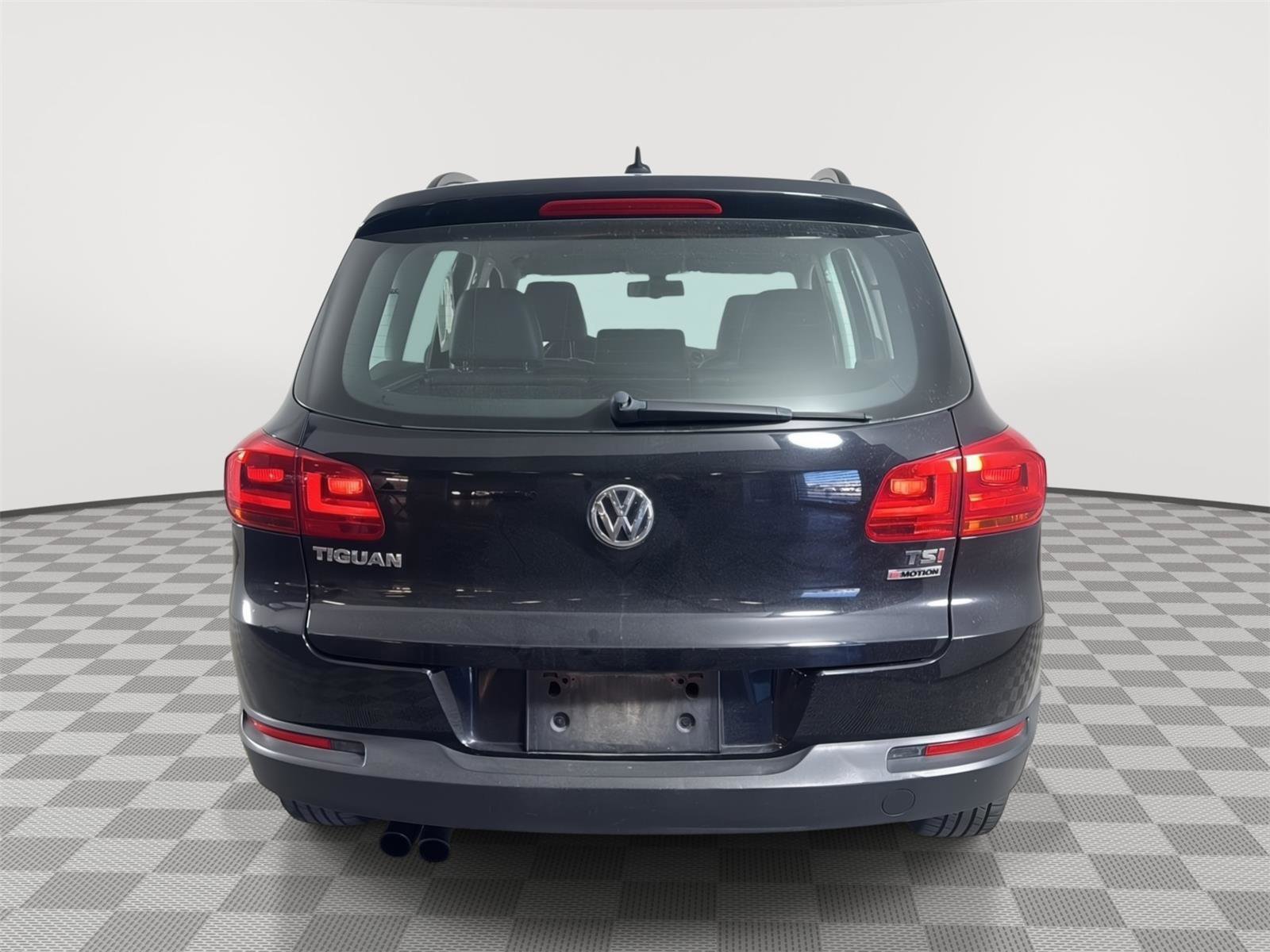 Used 2017 Volkswagen Tiguan S image 5