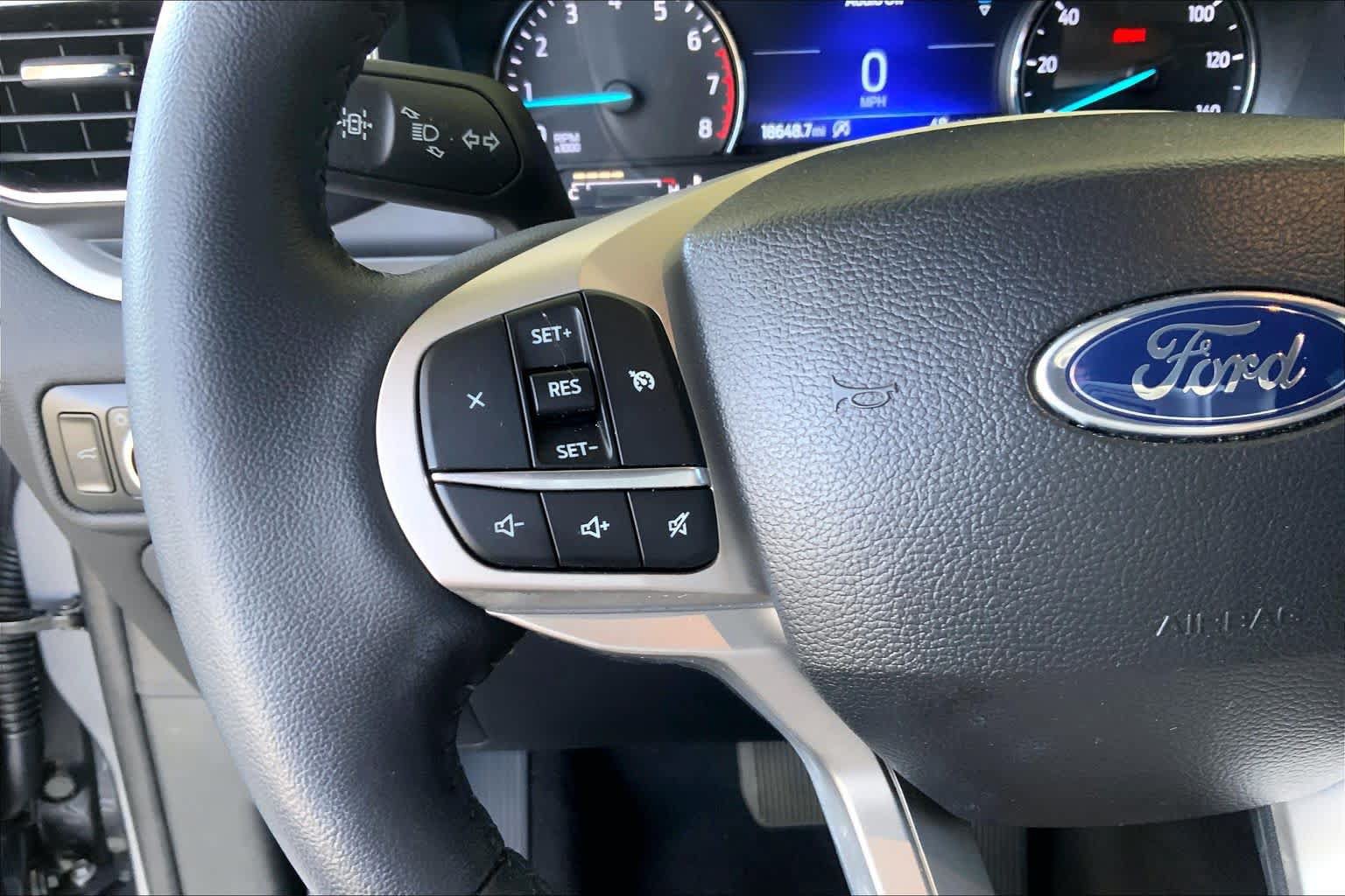 Used 2023 Ford Explorer XLT w/ Equipment Group 202A RWD image 23