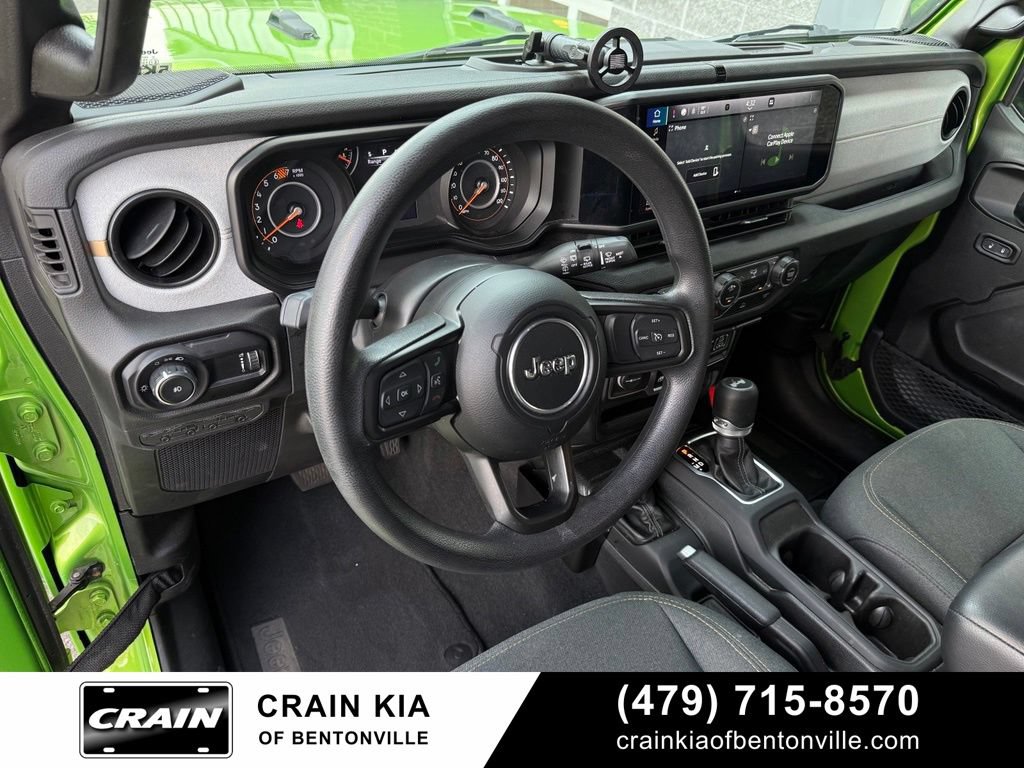 Used 2025 Jeep Wrangler Sport AWD/4WD image 9