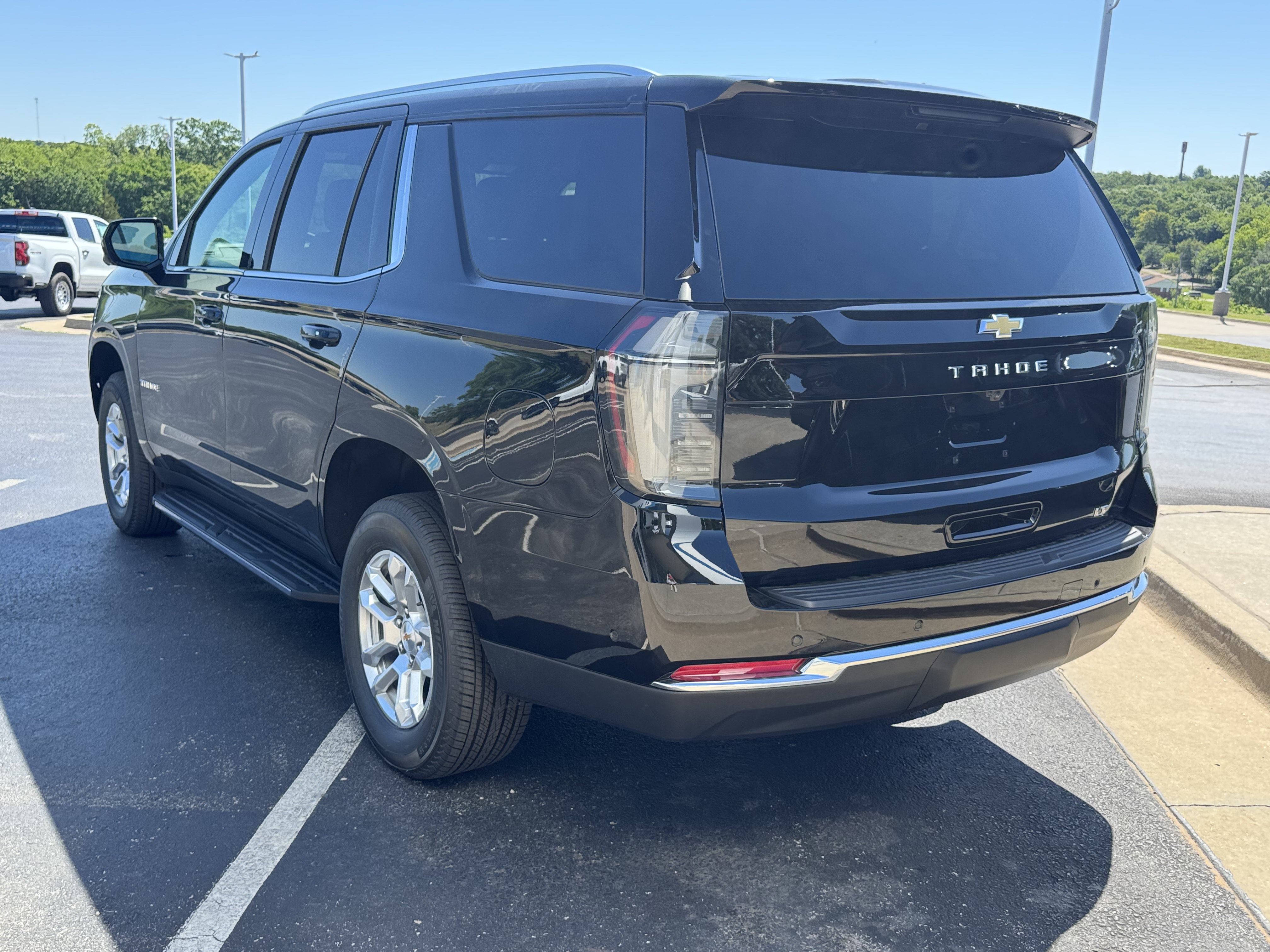 New 2026 Chevrolet Tahoe LT w/ Comfort Package AWD/4WD image 3