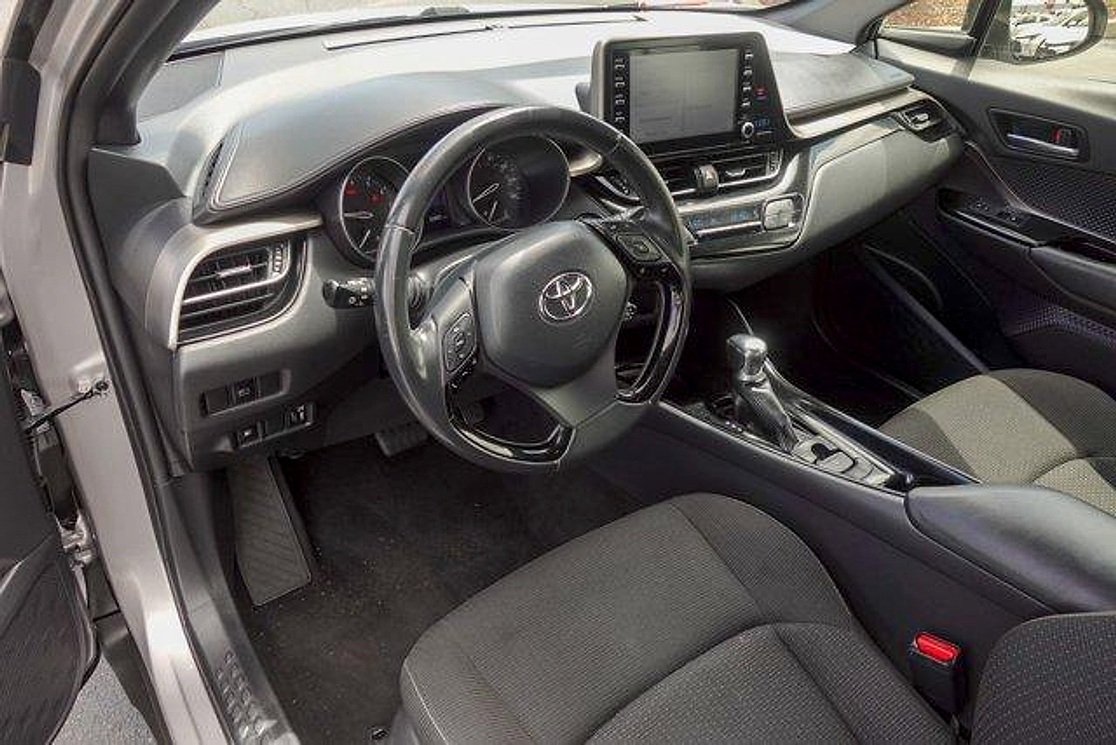 Certified 2019 Toyota C-HR XLE FWD image 9