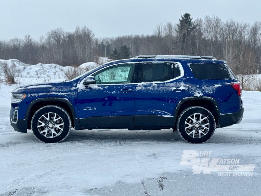 Used 2023 GMC Acadia SLE w/ Driver Convenience Package image 3