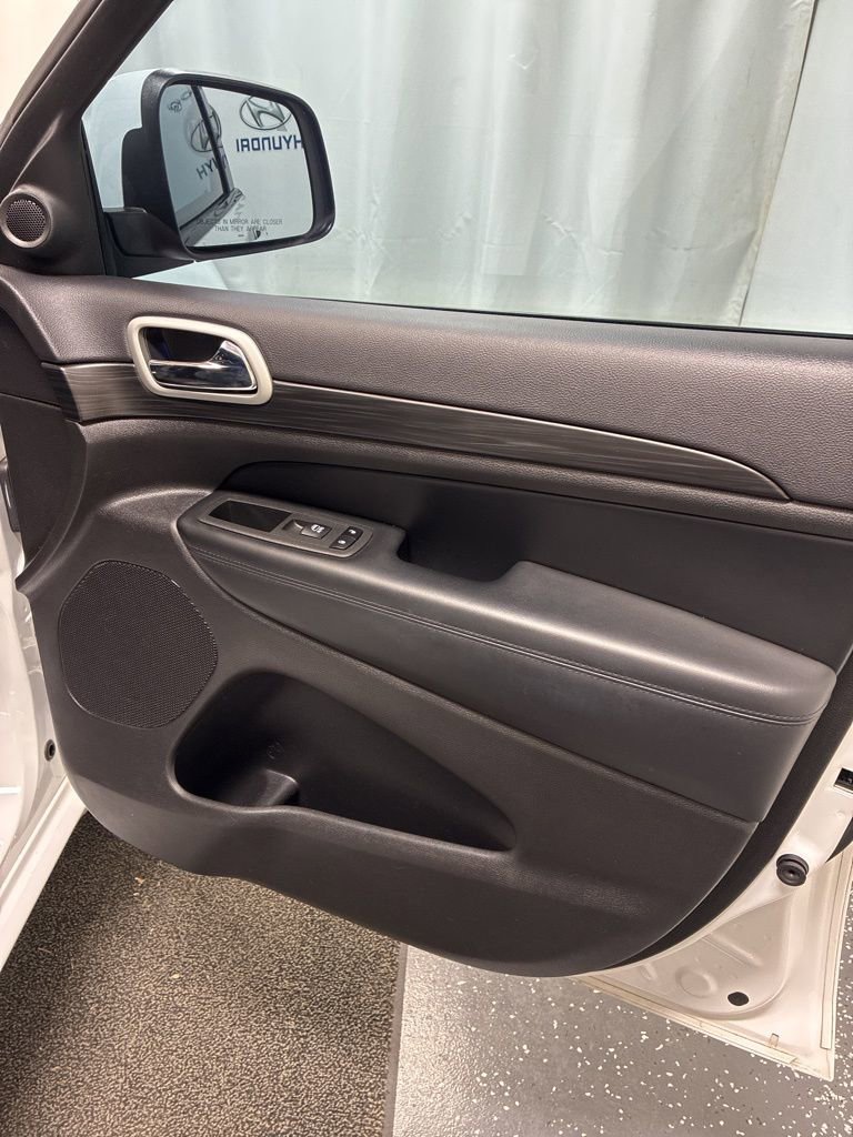 Used 2021 Jeep Grand Cherokee Laredo X image 31