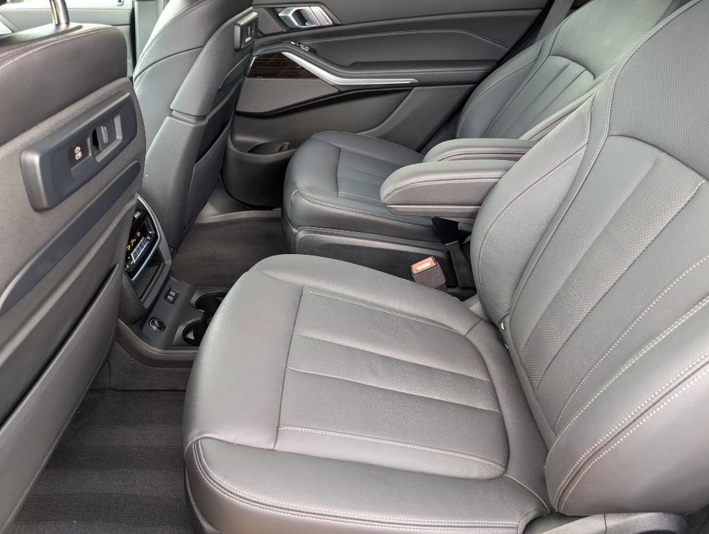 Used 2021 BMW X7 M50i AWD/4WD image 9