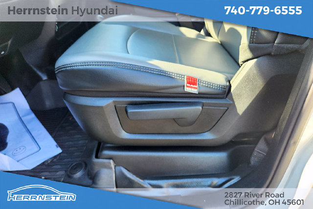 Used 2024 RAM 3500 Tradesman w/ Chrome Appearance Group AWD/4WD image 9