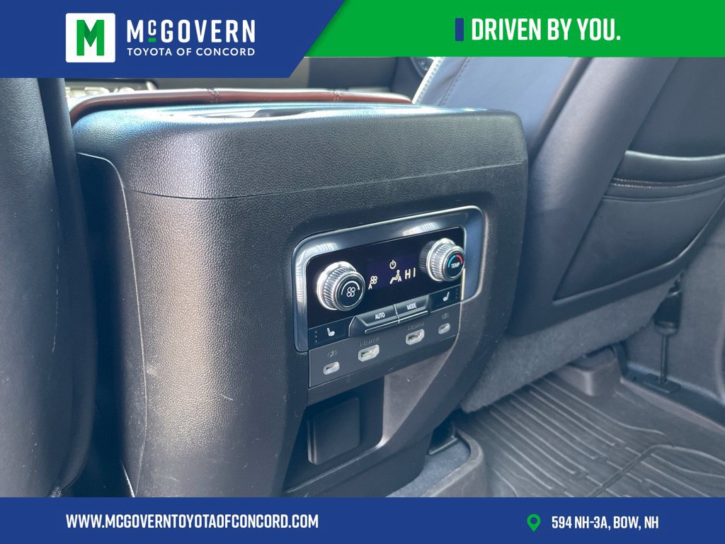 Used 2023 GMC Yukon XL Denali Ultimate AWD/4WD image 27
