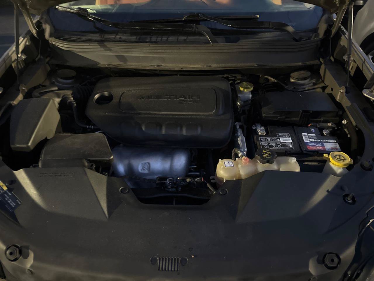 Used 2019 Jeep Cherokee Latitude w/ Popular Appearance Group FWD image 6