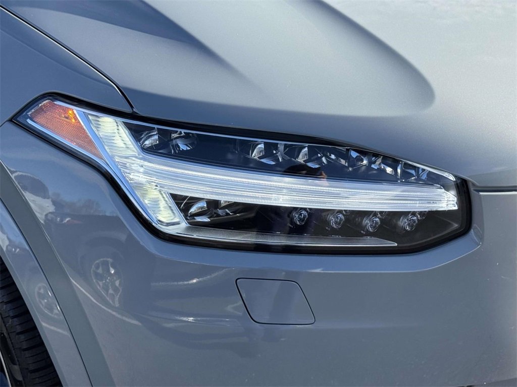 Certified 2024 Volvo XC90 B6 Ultimate w/ Protection Package Premier image 7