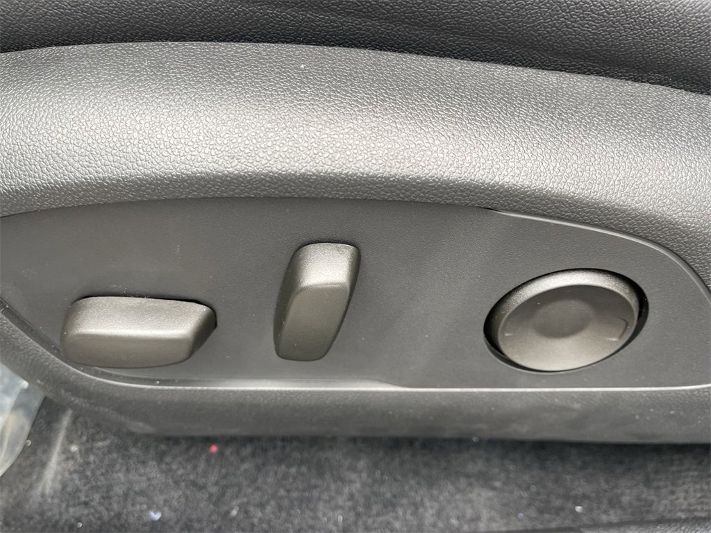 New 2026 Chevrolet Equinox EV LT image 12