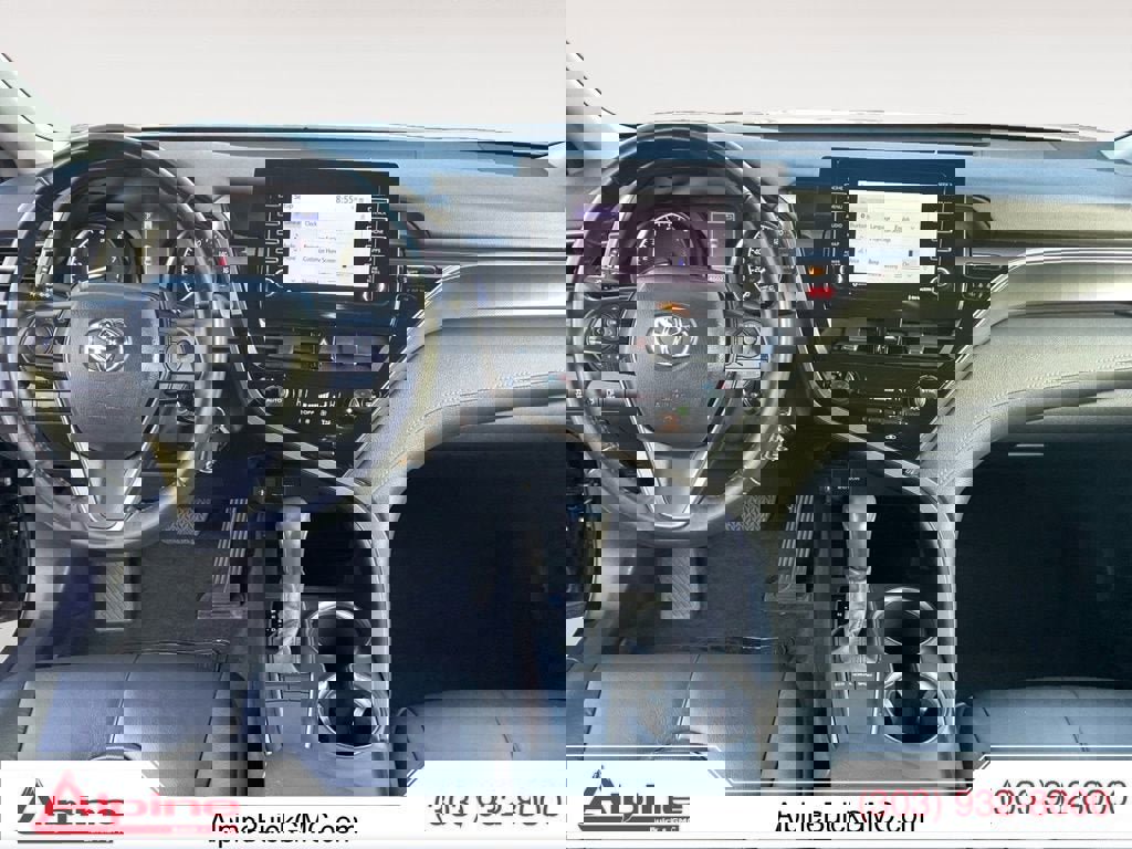 Used 2024 Toyota Camry SE image 10