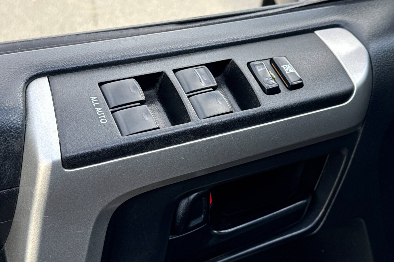 Used 2010 Toyota 4Runner Limited image 12