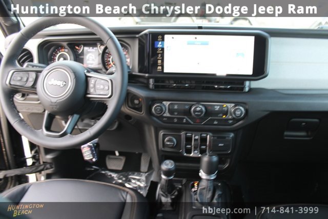 Used 2025 Jeep Gladiator Sport image 22