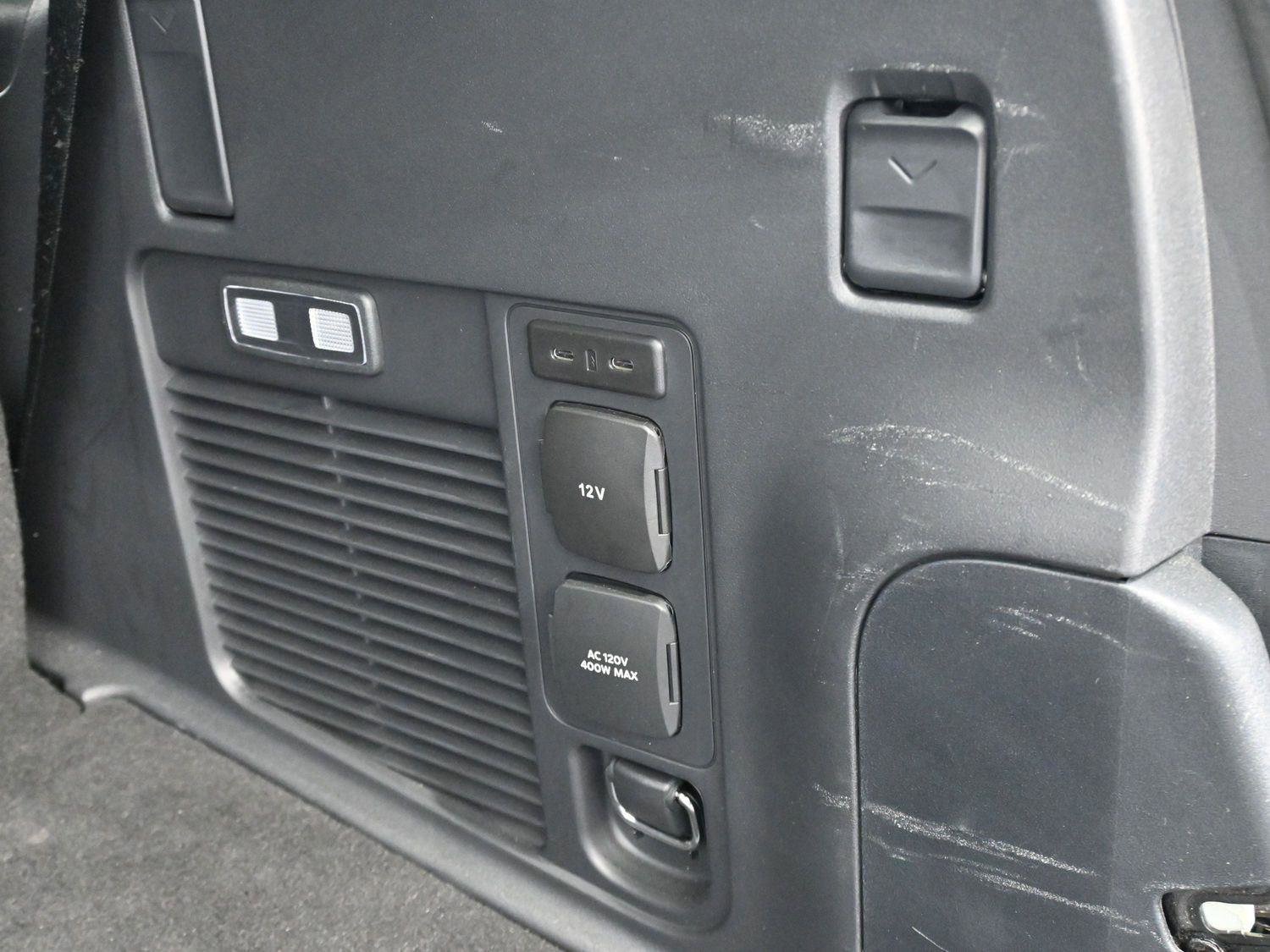 Used 2025 Ford Expedition Platinum w/ Stealth Performance Package image 13