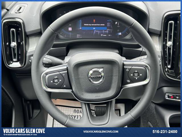 Used 2025 Volvo XC40 B5 Plus w/ Protection Package Premier image 14