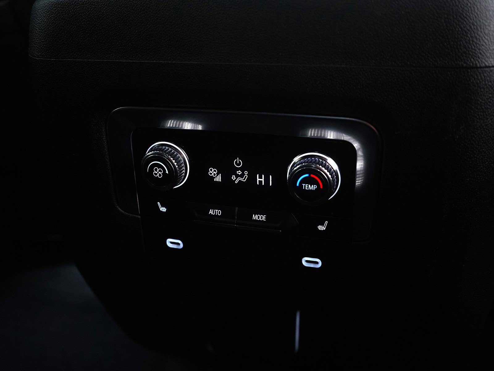 Used 2021 GMC Yukon SLT w/ SLT Premium Package image 18