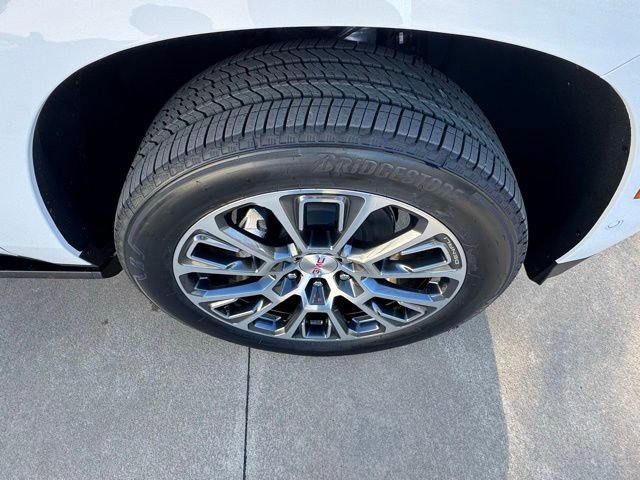 New 2026 GMC Yukon XL Denali w/ Sun & Power Step Package image 4