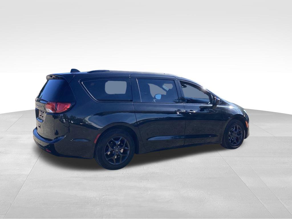Used 2019 Chrysler Pacifica Touring-L w/ S Appearance Package FWD image 6