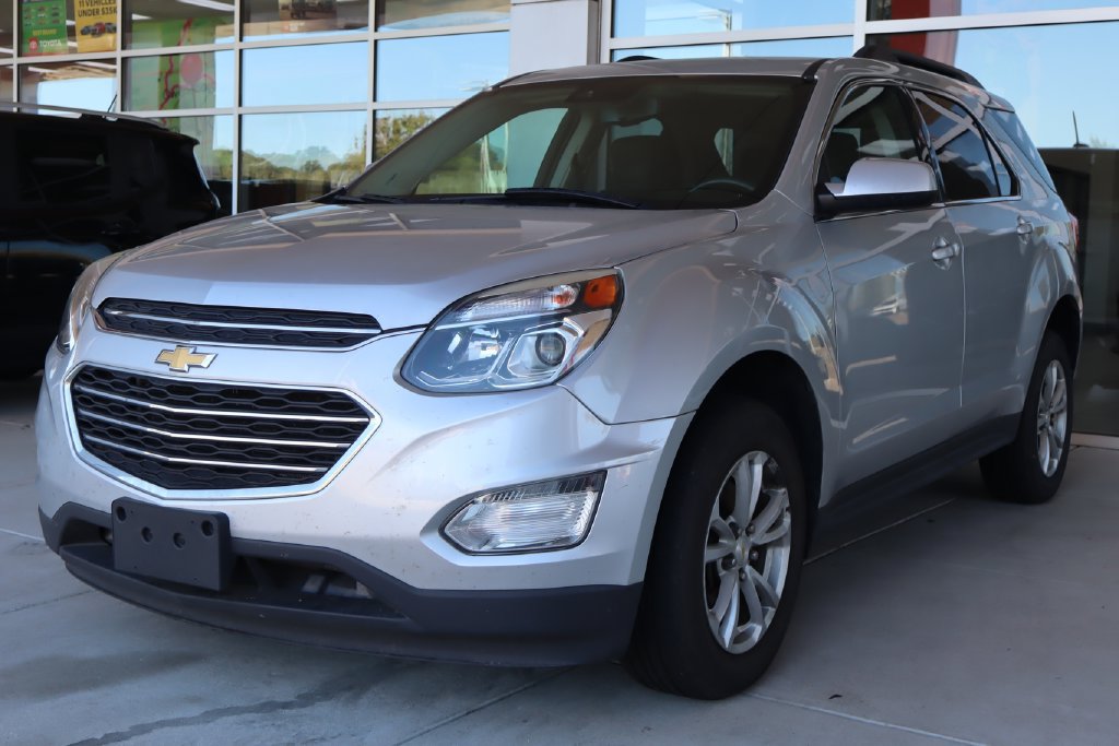 Used 2017 Chevrolet Equinox LT w/ Driver Confidence Package II AWD/4WD image 3