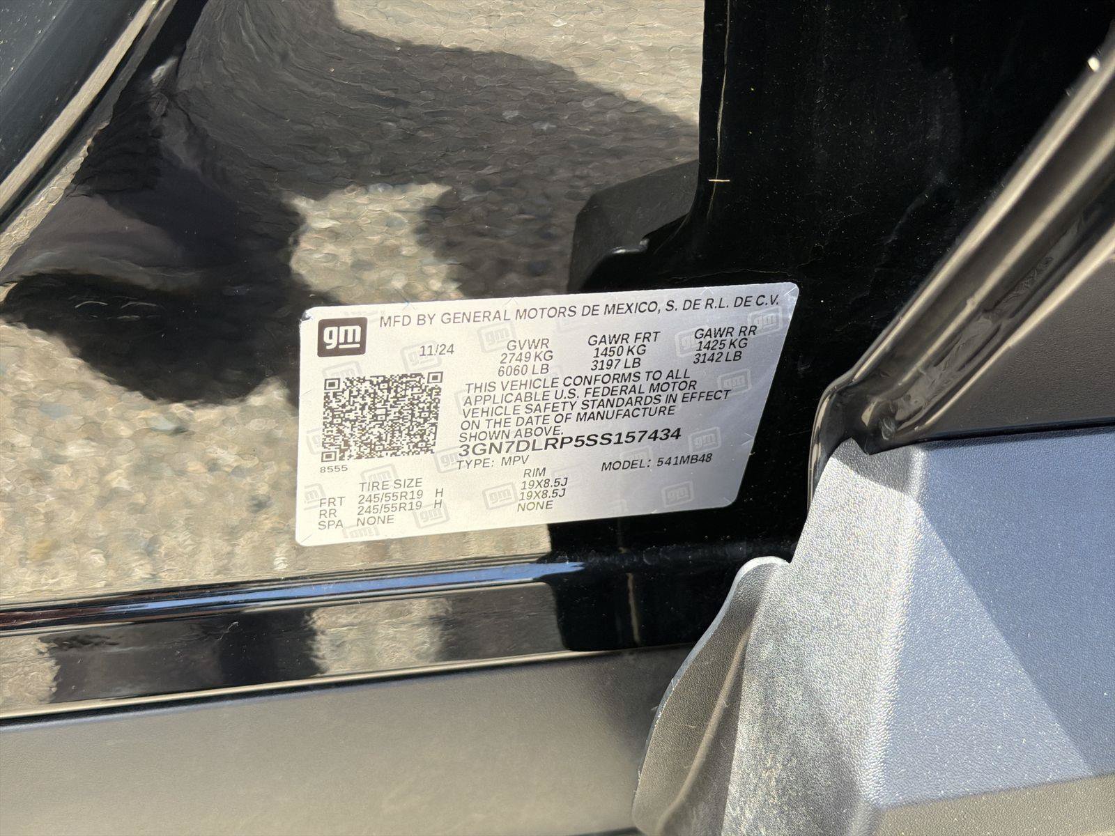 Used 2025 Chevrolet Equinox EV LT FWD image 33