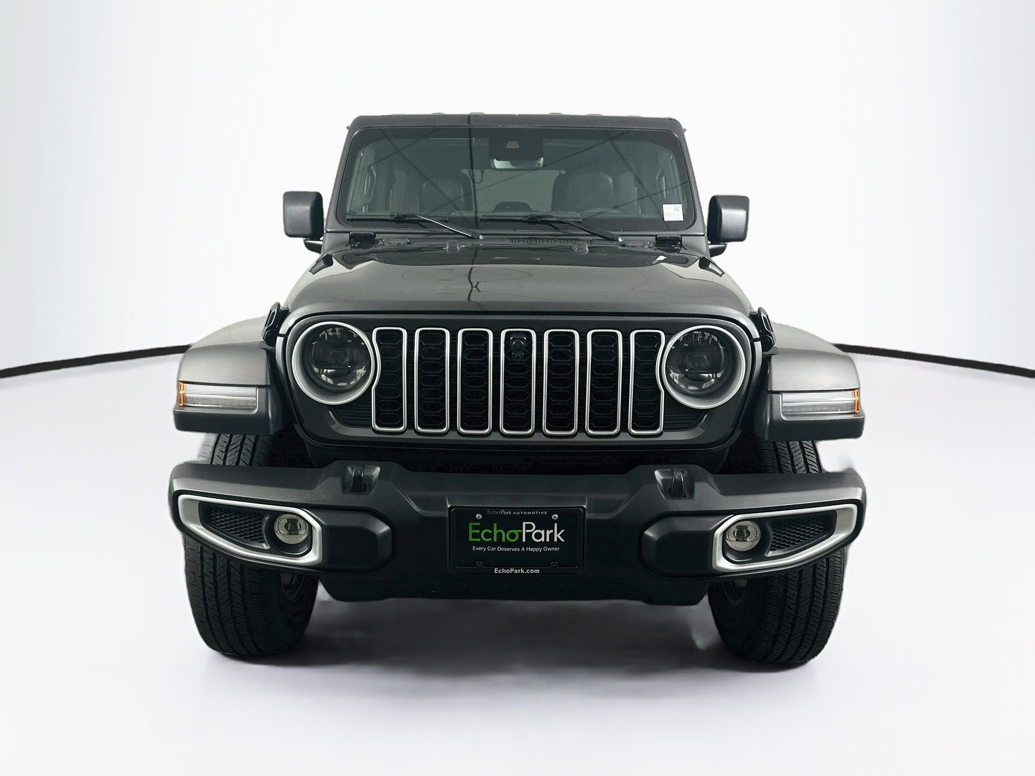 Used 2025 Jeep Wrangler Unlimited Sahara w/ Technology Group AWD/4WD image 2